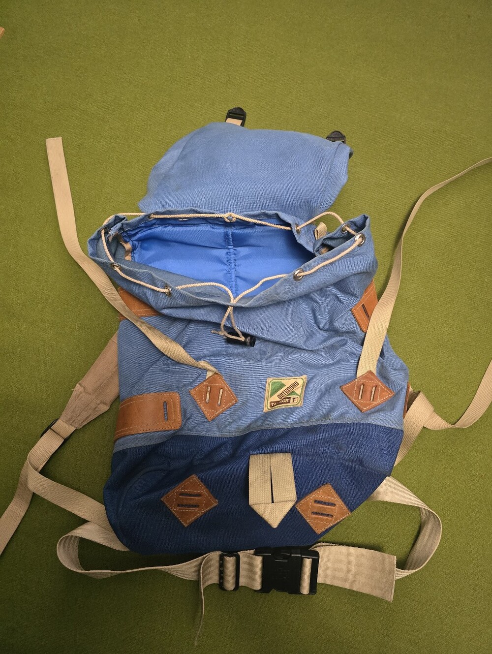 Vintage Outbound blue nylon backpack with tan leather details and a distinctive - Picture 6 of 6
